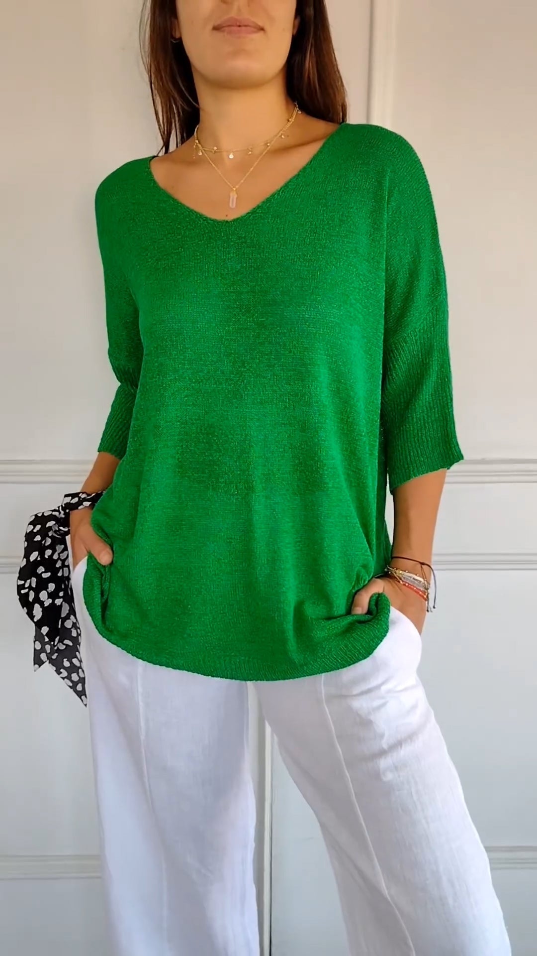 Talia | LILITH V-NECK KNIT TOP
