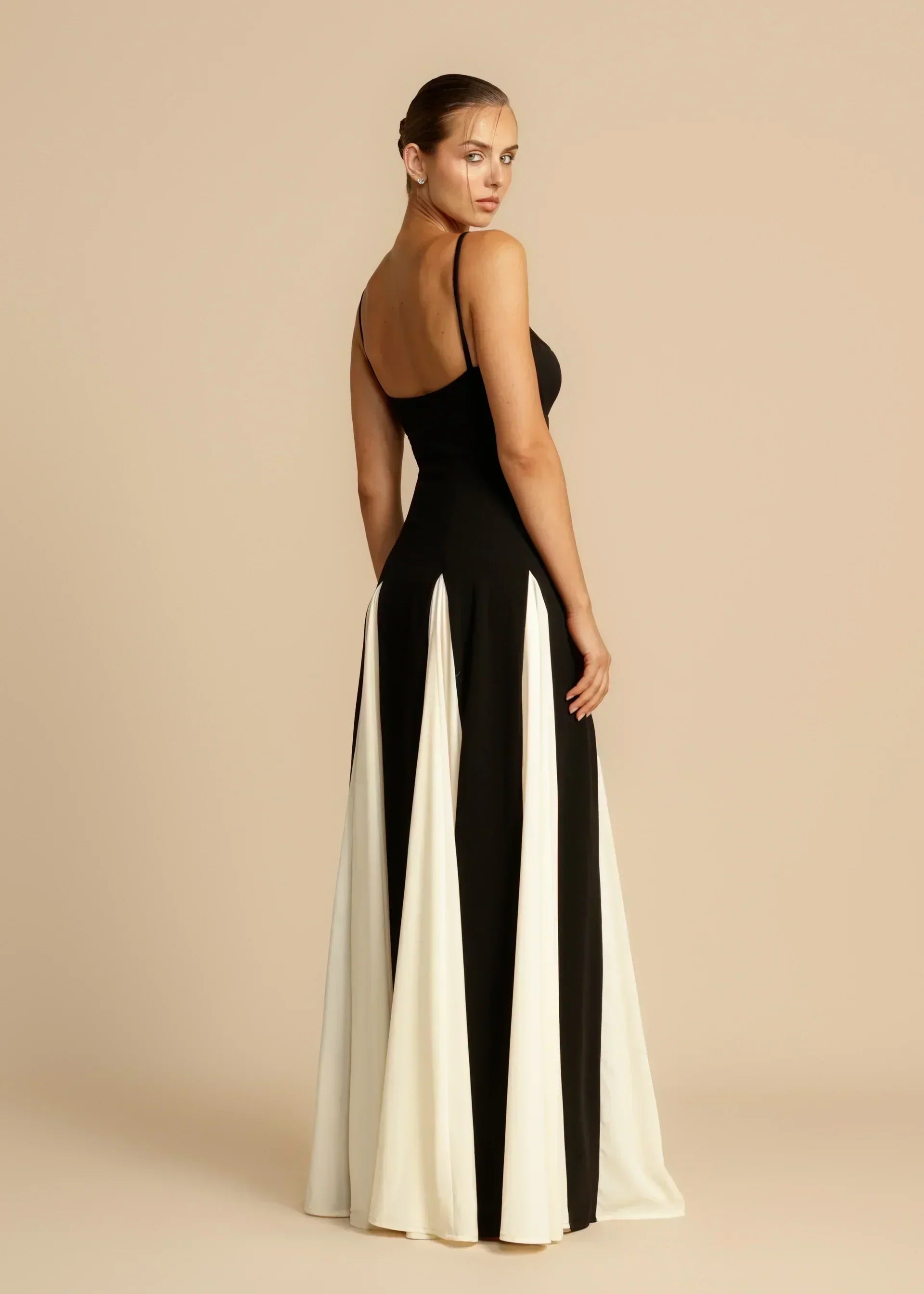 Talia | Elegant Contrast Ruffles Maxi Dress