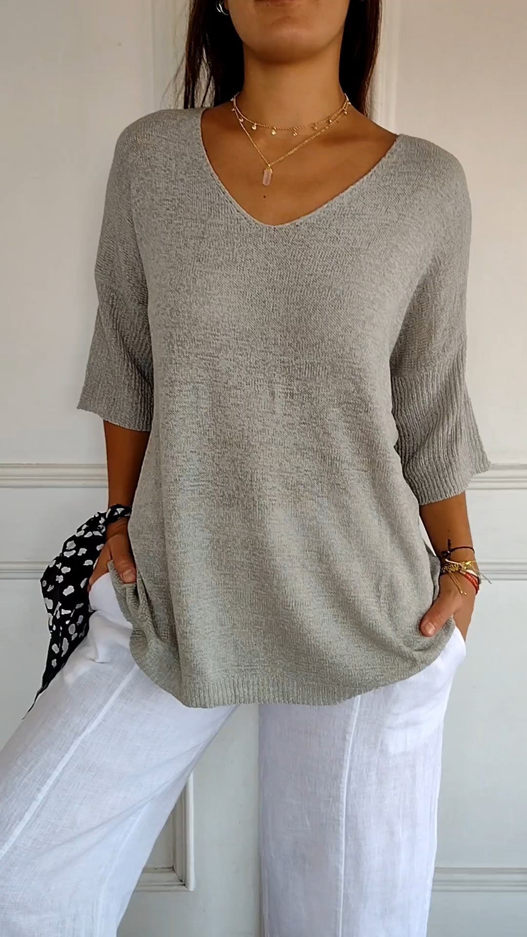 Talia | LILITH V-NECK KNIT TOP