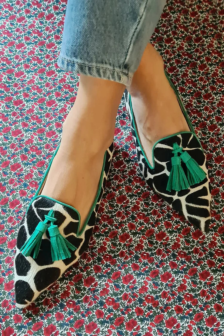 Talia | Pointed Loafer with Giraffe Print and Green Fringes
