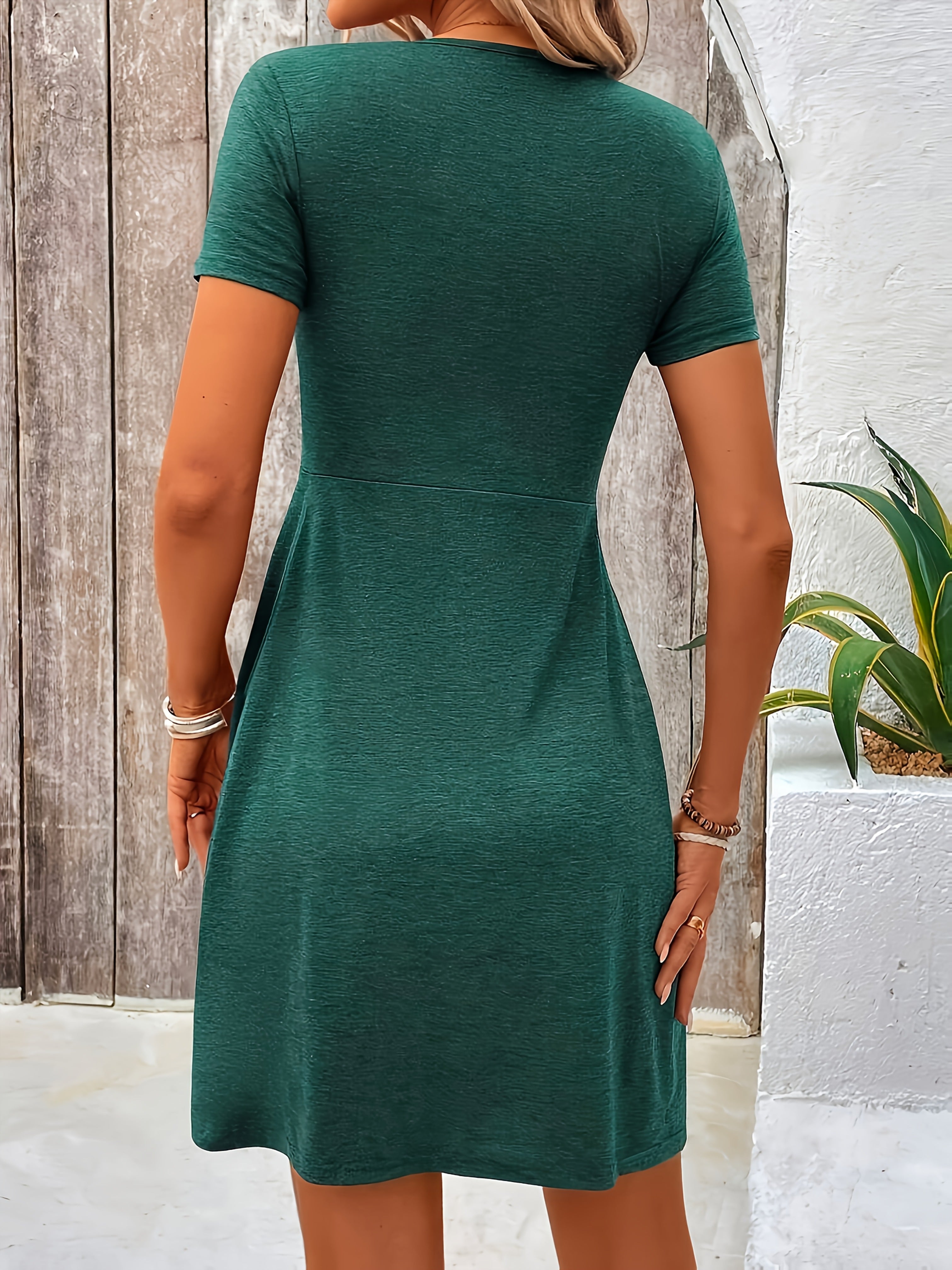 Talia | Chic Twist Front V-Neck Dress